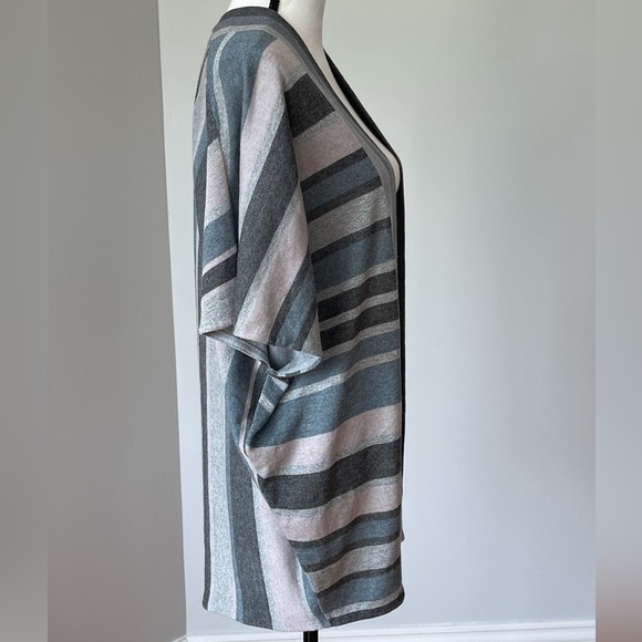 St. John size S striped cashmere and wool open front cardigan gray short sleeve - Picture 7 of 14